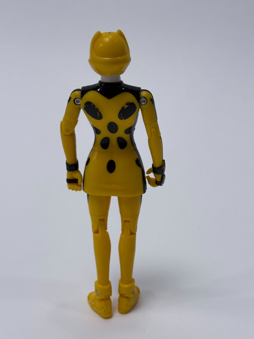 Yellow Power Ranger Action Figure – 2000s Bandai Dino Thunder Collectible Toy