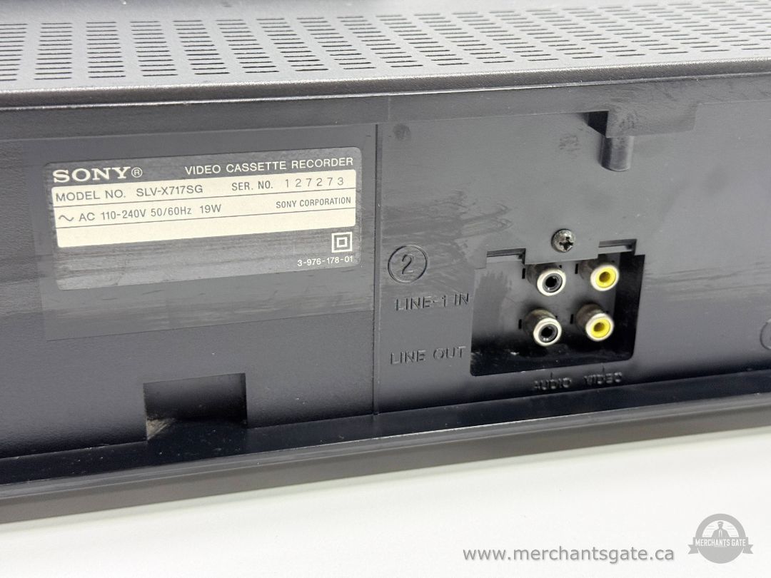 Sony SLV-X717SG Multi-System VCR VHS Player PAL NTSC SECAM Multi-Region w/ Remote