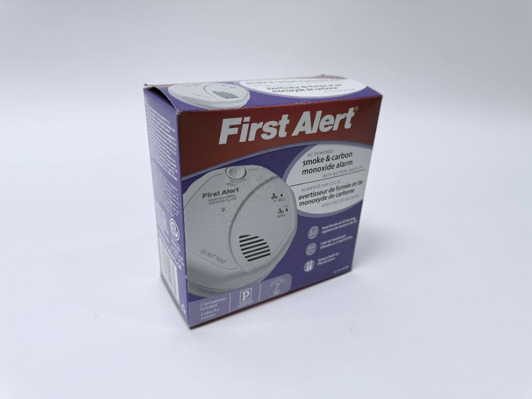 First Alert Smoke And Carbon Monoxide Alarm Ac Powered With Battery Backup New In Box