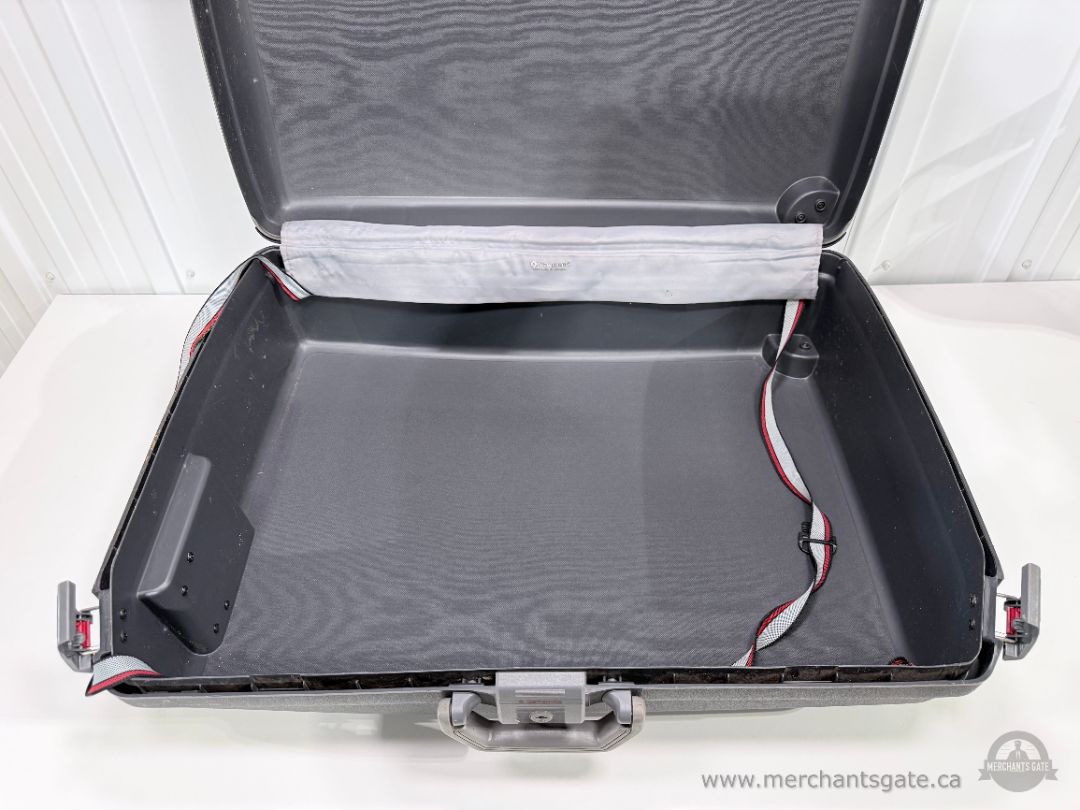 Samsonite Hard Shell Rolling Travel Suitcase Made in Belgium