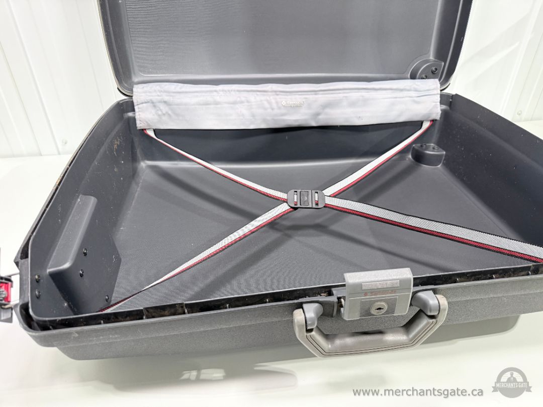Samsonite Hard Shell Rolling Travel Suitcase Made in Belgium