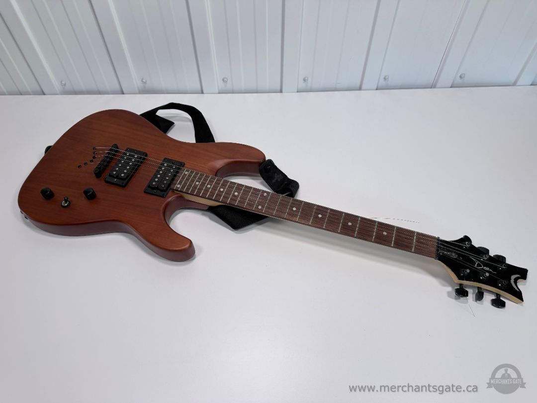Dean Vendetta XM Electric Guitar Satin Natural Finish with Strap