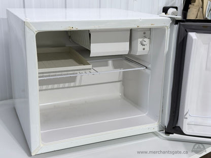 Danby Compact Mini Fridge Cube Refrigerator Dorm Room Office Garage 1.6 cu ft