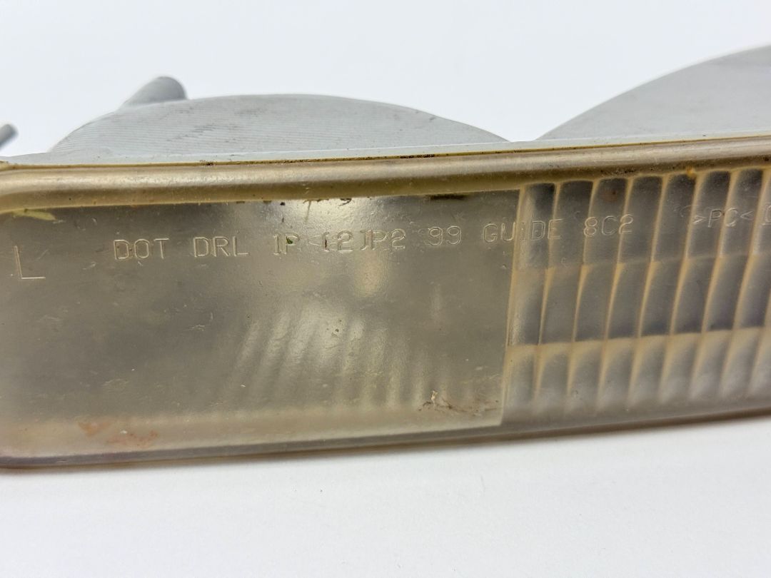 Chevy GMC Truck Front Marker Light Left Side OEM 16524675 Turn Signal Parking Lens