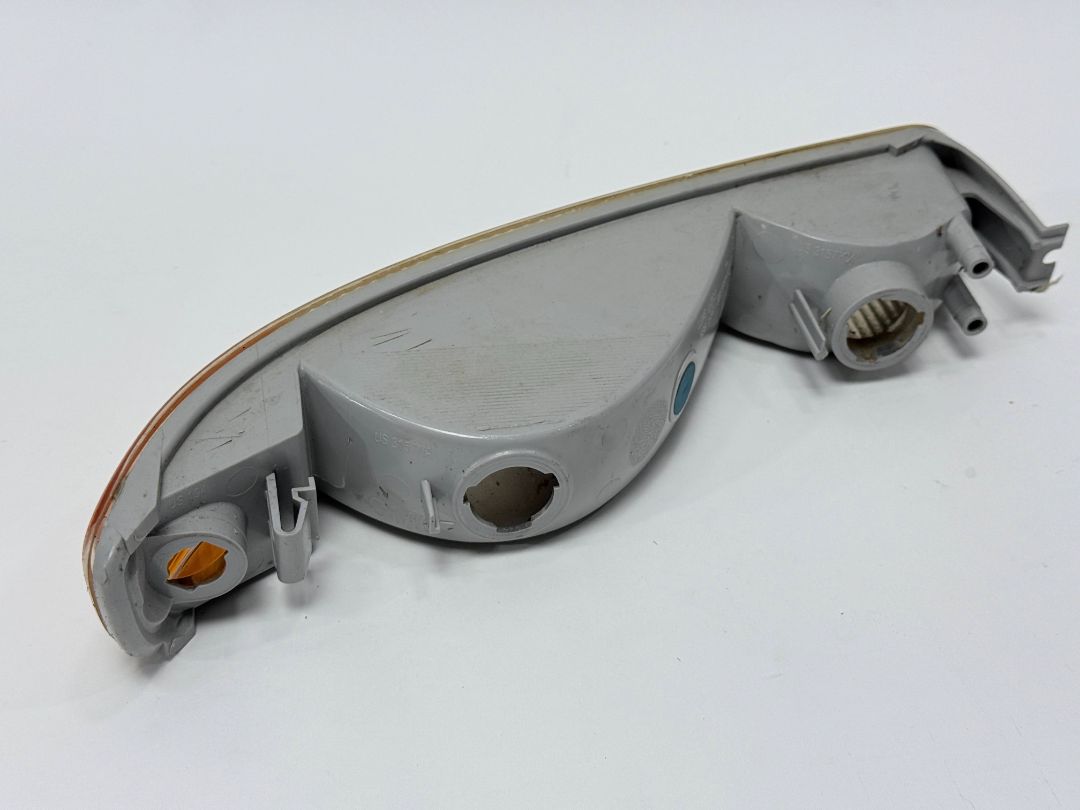 Chevy GMC Truck Front Marker Light Left Side OEM 16524675 Turn Signal Parking Lens