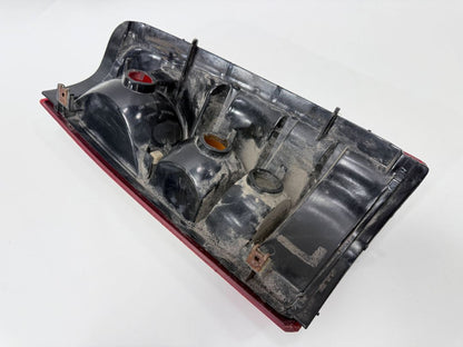 Chevy Suburban Blazer Pickup Tail Light Left Side OEM 16524185 Rear Lamp Assembly