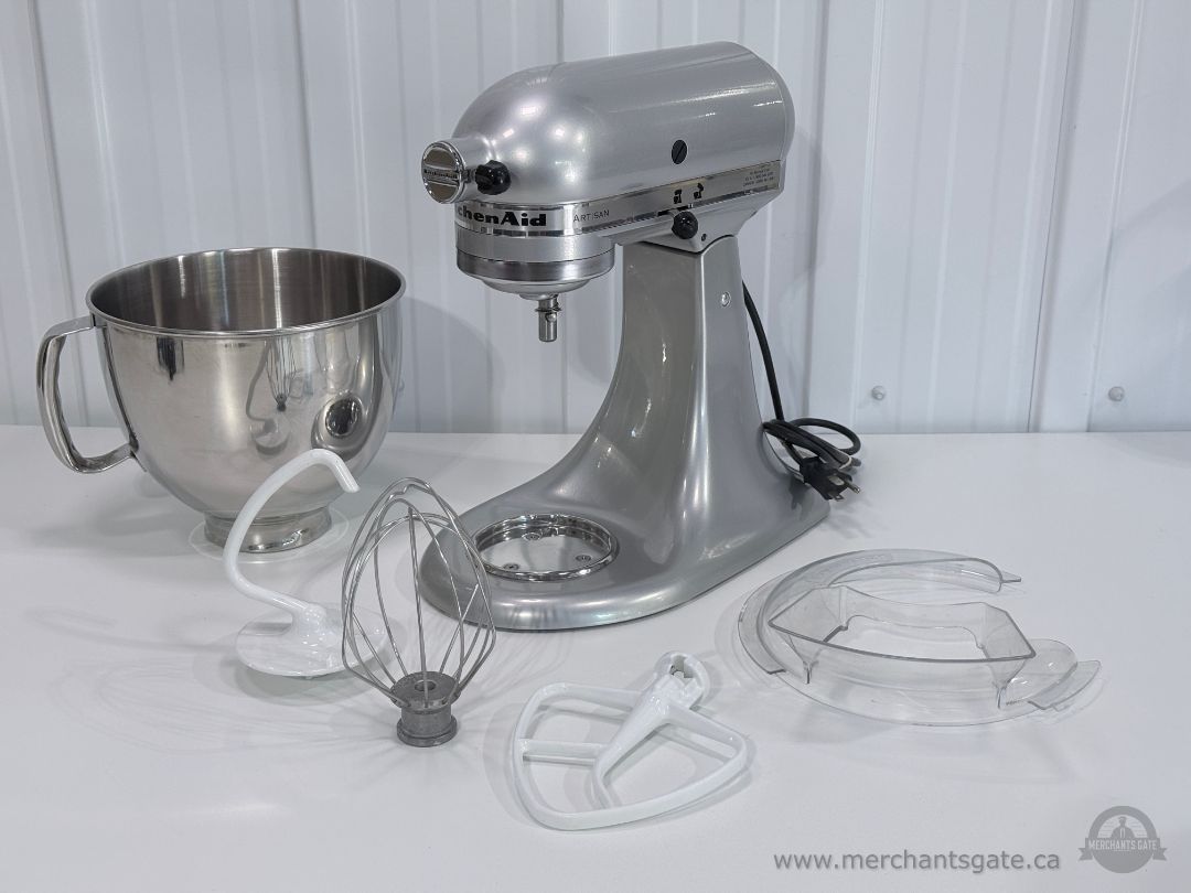 KitchenAid Artisan Stand Mixer Silver 5 Qt Bowl Whisk Paddle Dough Hook