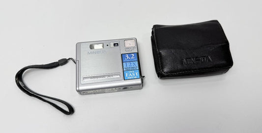 Minolta Dimage Xi 3.2MP Digital Camera Ultra Compact Silver + Case Untested