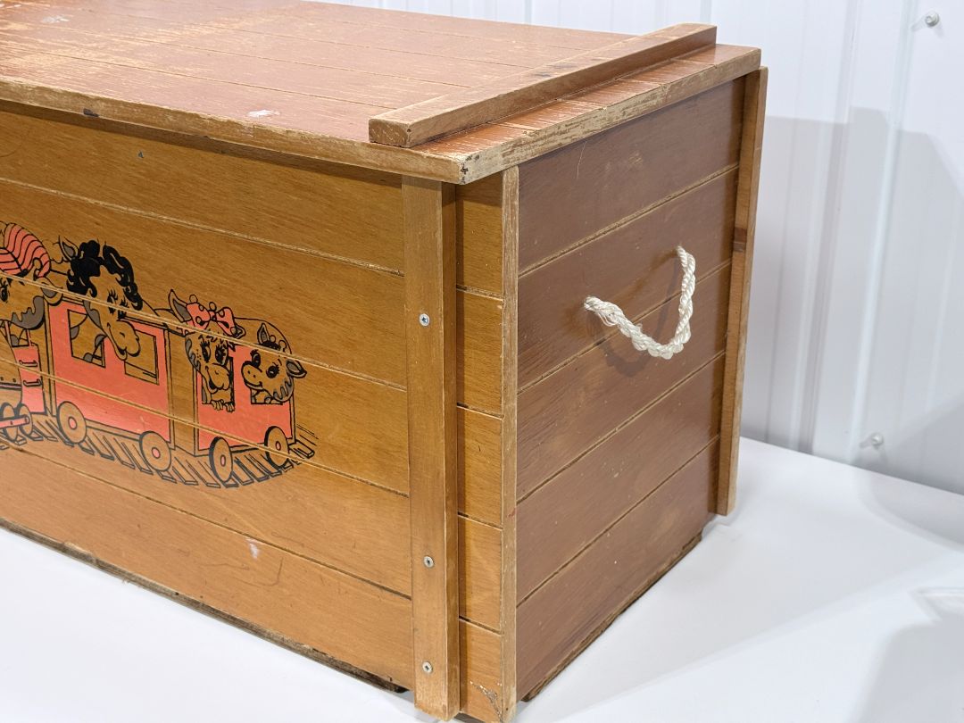 Vintage Solid Wood Toy Chest Blanket Box Storage Trunk Animal Train Design