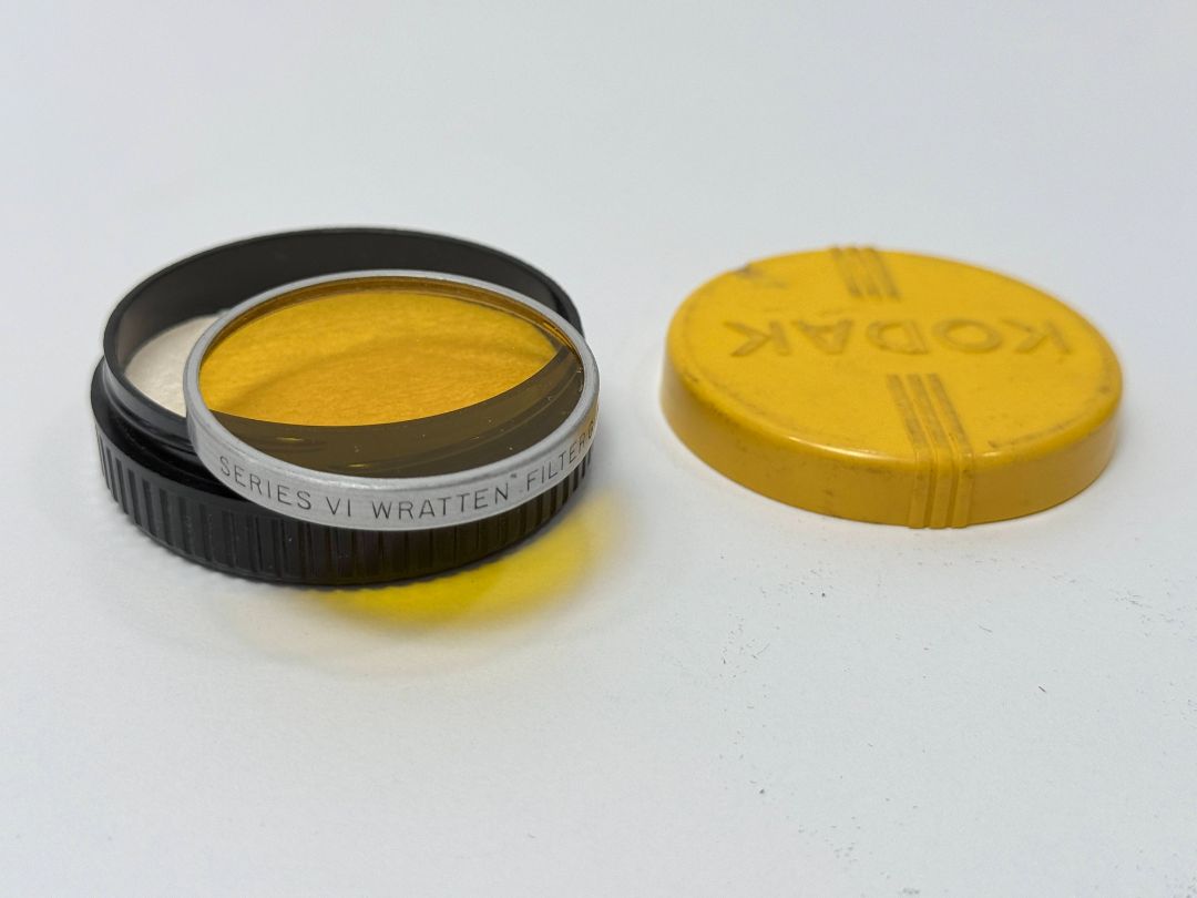 Kodak Series VI Wratten Filter With Original Case And Cap Yellow Glass USA Made 1950s