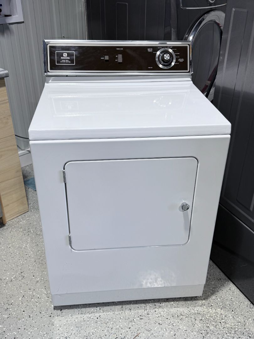 Vintage Maytag Heavy Duty Electric Dryer DE882 Auto Dry Control