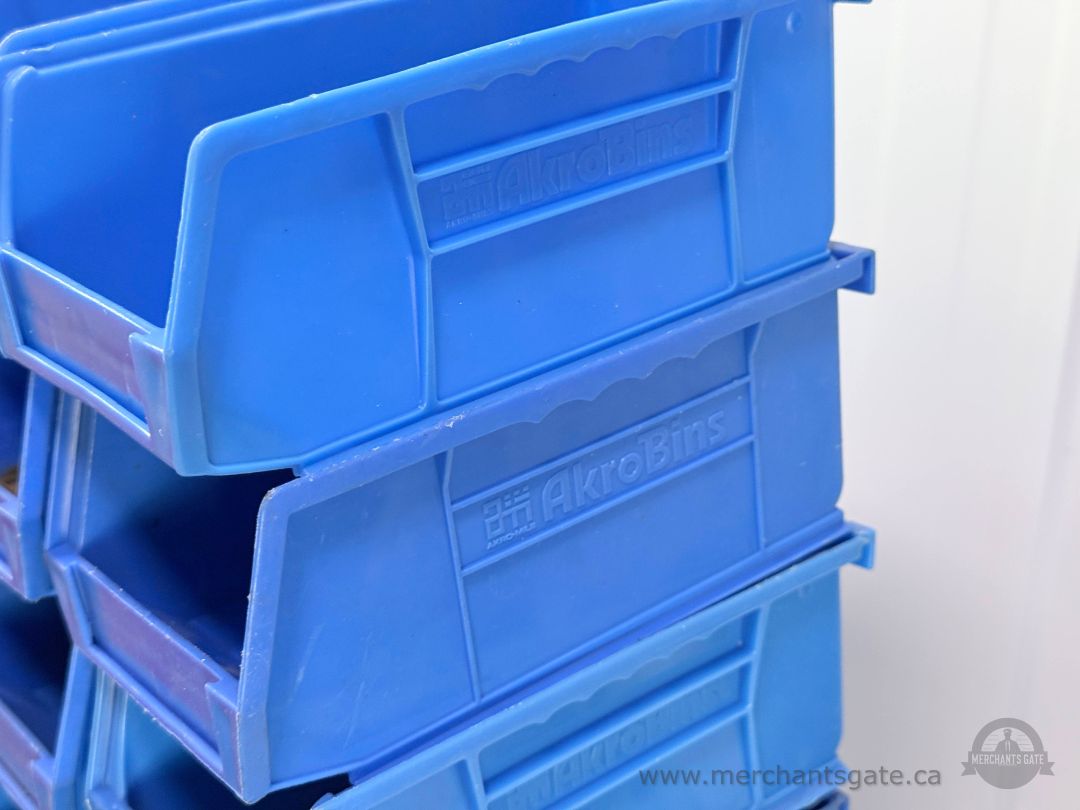 39 Assorted Plastic Parts Storage Bins & Stackable Shop Organizer Bins Akro-Mils Bin 101