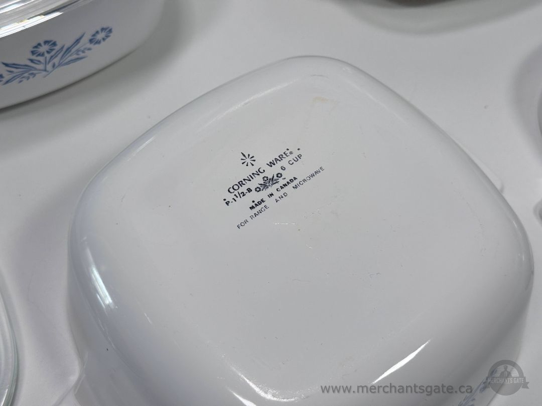 Corning Ware Blue Cornflower Casserole Dishes with Glass Lids 4 & 6 Cup Set of 4
