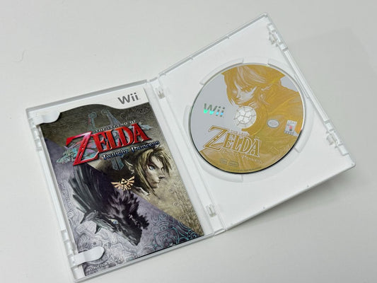 The Legend of Zelda Twilight Princess Nintendo Wii 2006 Game With Case And Manual