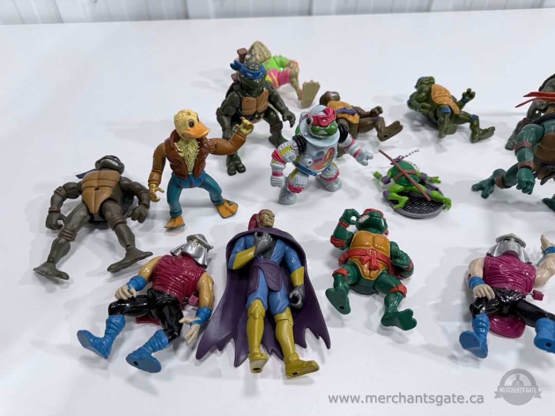 Vintage 1980s 1990s TMNT Teenage Mutant Ninja Turtles Action Figures Lot of 17