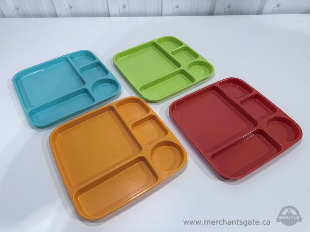 Set of 4 Nordic Ware Party Trays Serving Plates Made in USA