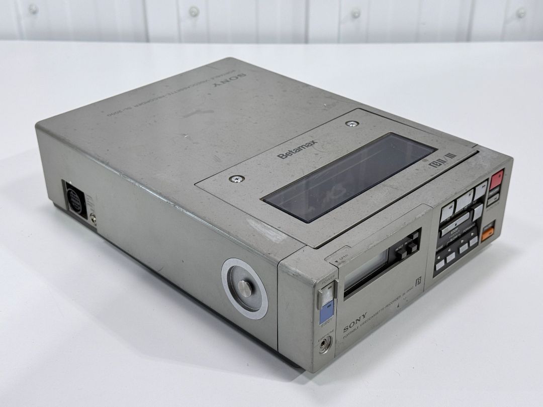 Sony SL-2000 Betamax Portable Videocassette Recorder VCR For Parts or Repair Untested