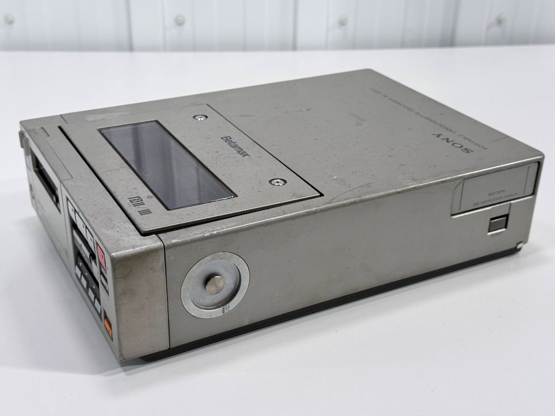 Sony SL-2000 Betamax Portable Videocassette Recorder VCR For Parts or Repair Untested