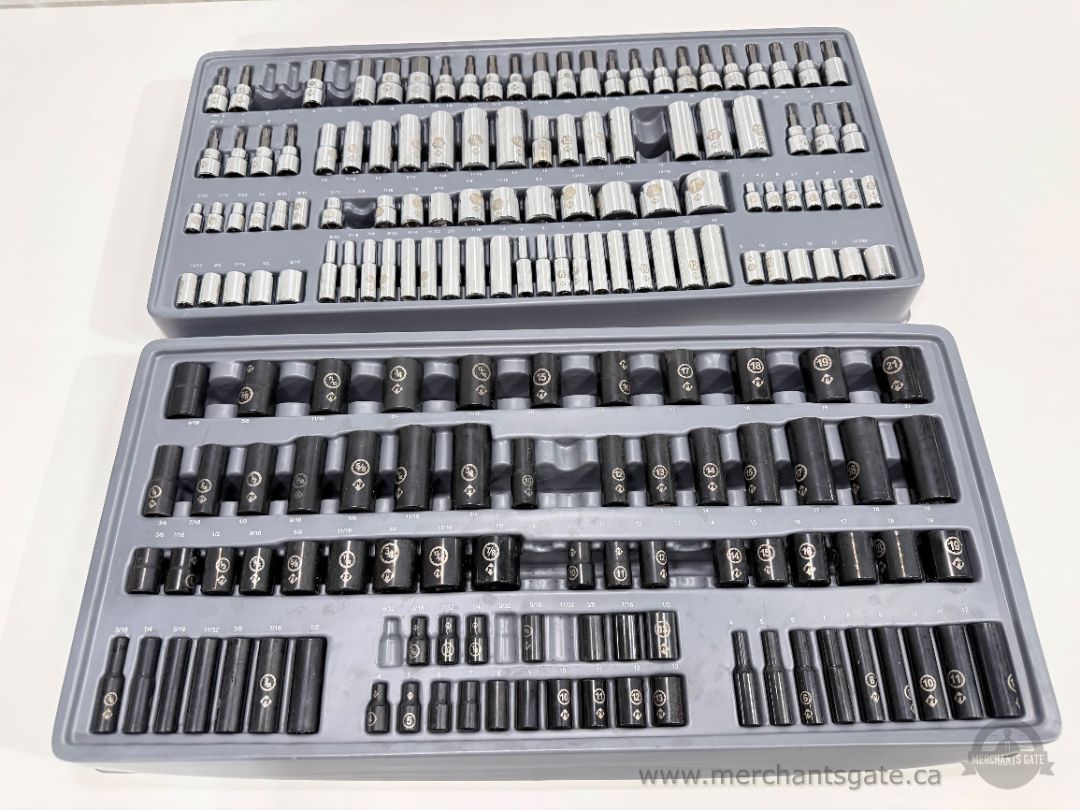 Mastercraft Maximum 400-Piece Socket & Tool Set 4 Trays SAE Metric