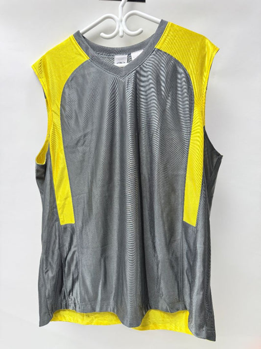 Set of 5 Sport Tanks Size Large Like New