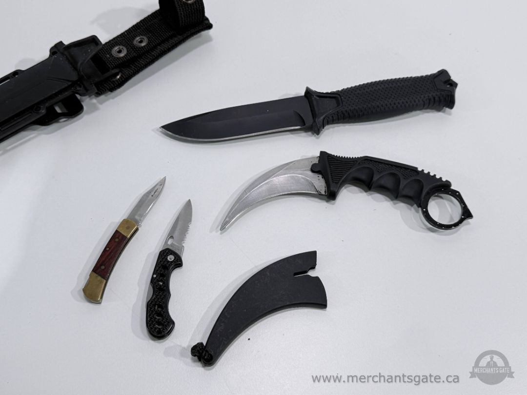 Assorted Knife Lot – 4 Pieces with Sheaths / Folding Knives