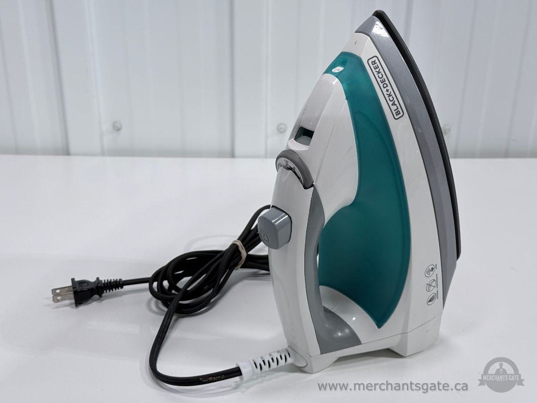 Black+Decker IR0820C Steam Iron 1200W Nonstick Soleplate Adjustable Fabric Settings