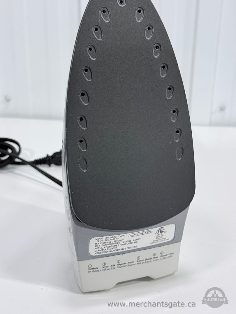 Black+Decker IR0820C Steam Iron 1200W Nonstick Soleplate Adjustable Fabric Settings