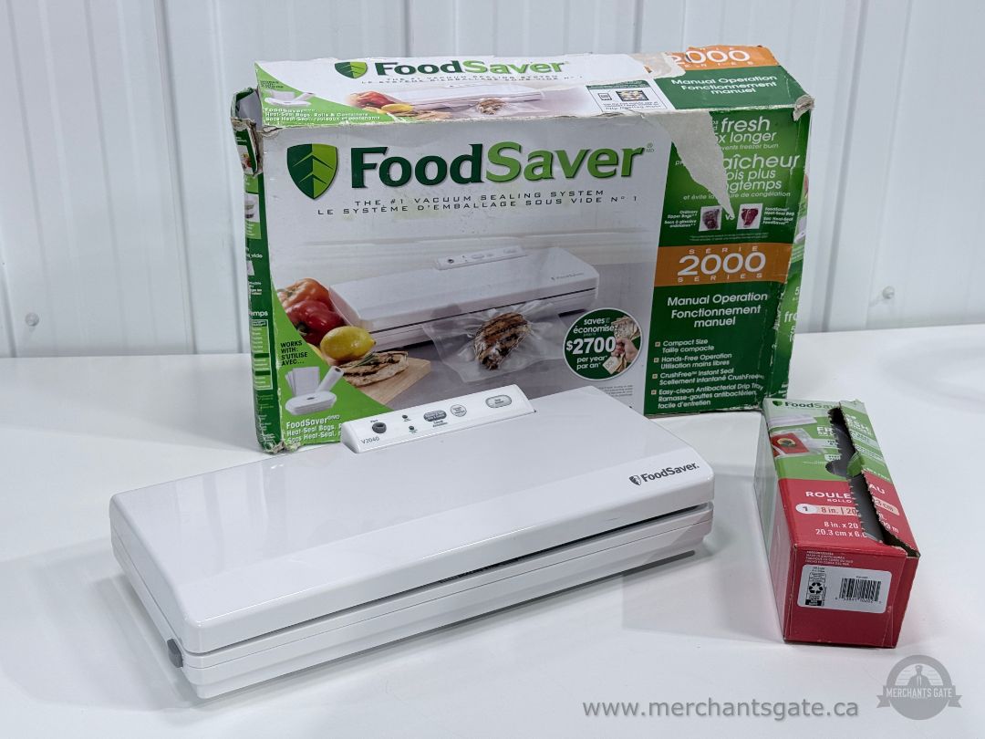 FoodSaver V2040 Vacuum Sealer Food Storage Sealing System with Bag Roll & Box