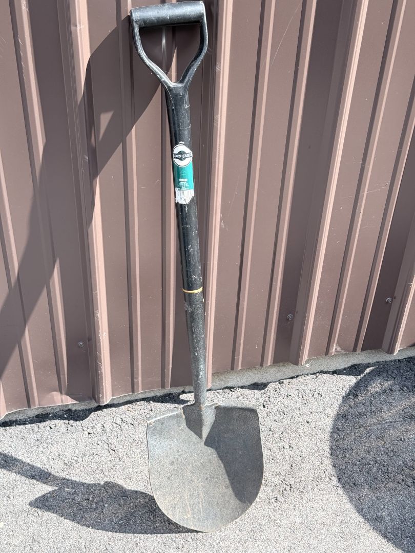 Garden Tools – Hoe, Cultivator, Shovels, Edger – $10 Each / Barrhaven