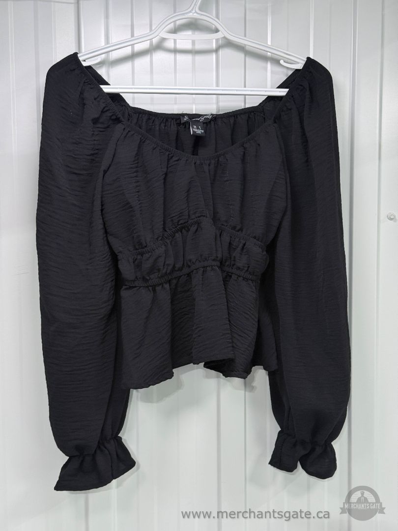 4-Piece Women's Clothing Lot Small Medium Sweaters Cardigans Tops Moon & Madison Monteau