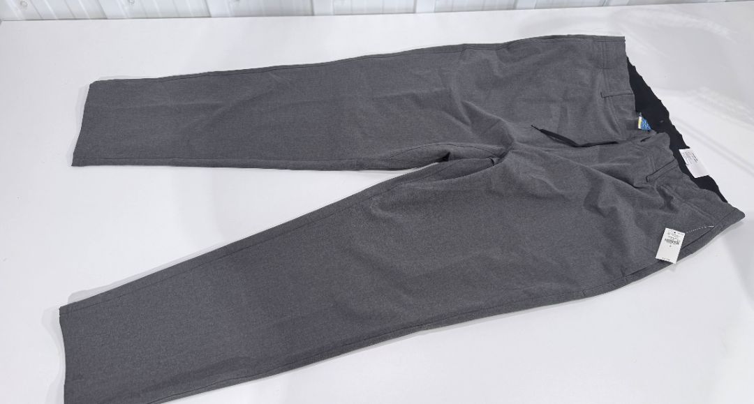 New Old Navy Men's StretchTech Tapered Grey Pants Size Large L