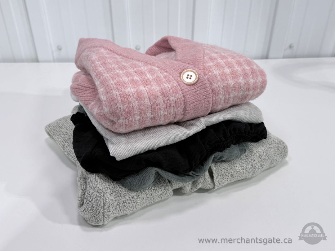 4-Piece Women's Clothing Lot Small Medium Sweaters Cardigans Tops Moon & Madison Monteau