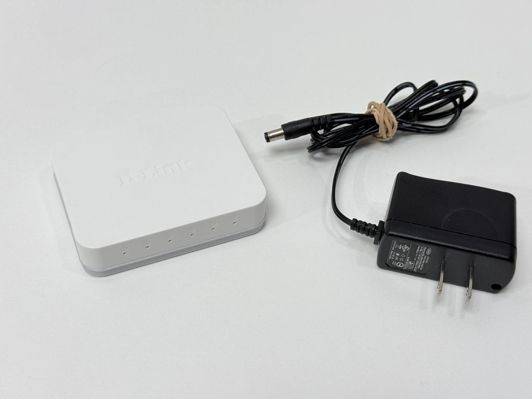 D-Link GO-SW-5G 5-Port Gigabit Ethernet Switch with Power Adapter