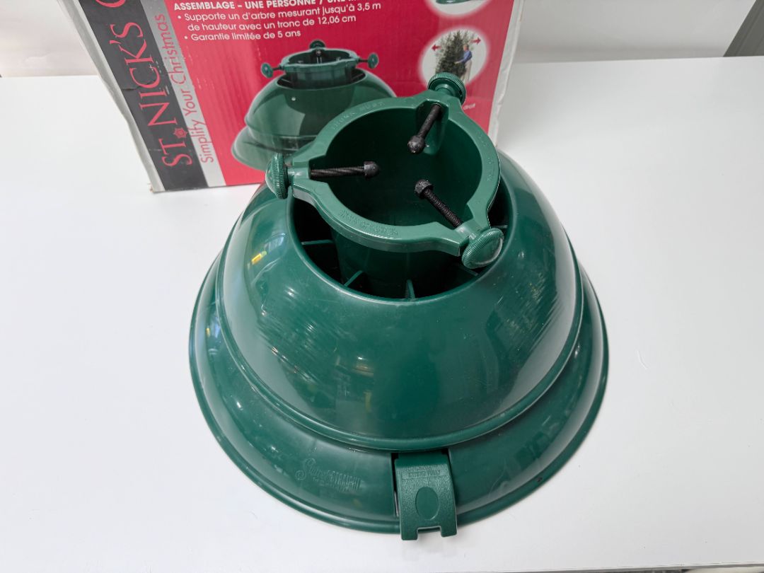 St Nicks Choice Swivel Straight Christmas Tree Stand Holds Up To 10 Ft Tree