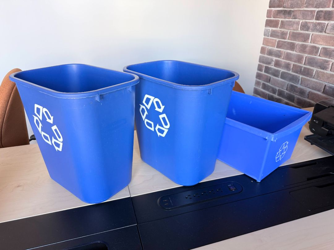 New Rubbermaid Blue Recycling Bins – Lot of 3