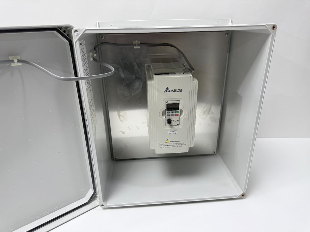 Delta VFD-M 3.7kW 575V 3-Phase Variable Frequency Drive in Weatherproof Vynckier Enclosure