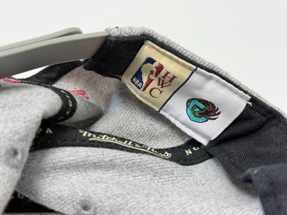 Vancouver Grizzlies Mitchell & Ness Hardwood Classics Snapback Cap Grey