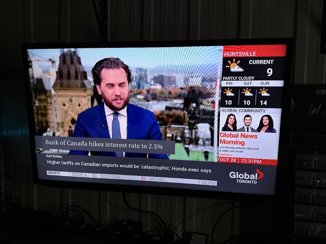 Samsung 40" LED Full HD 1080p Television UN40EH5000 2 HDMI USB with Remote