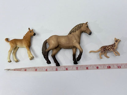 Schleich Horse Lot With Mare Foal And Cat Figures 2017 Collectible