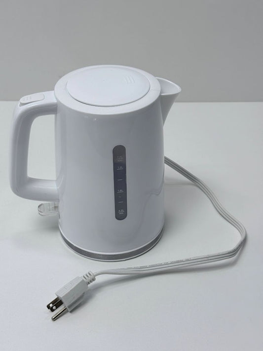 Toastmaster Electric Kettle – 1.7L, 1200W, White – Barely Used