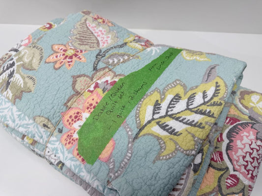 Queen Size Floral Quilt Set With Two Matching Shams Cotton Blend Mint Condition