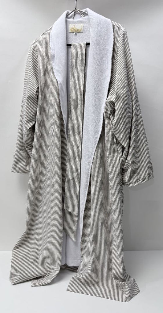 Telegraph Hill San Francisco Robe Size Medium Gray and White Stripe Plush Lined