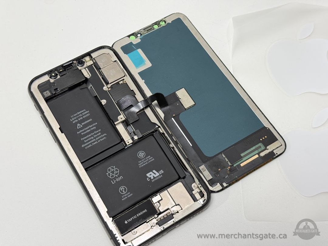 Apple iPhone X (A1865) – 64GB? Unknown Storage – Does Not Power On – For Parts Only
