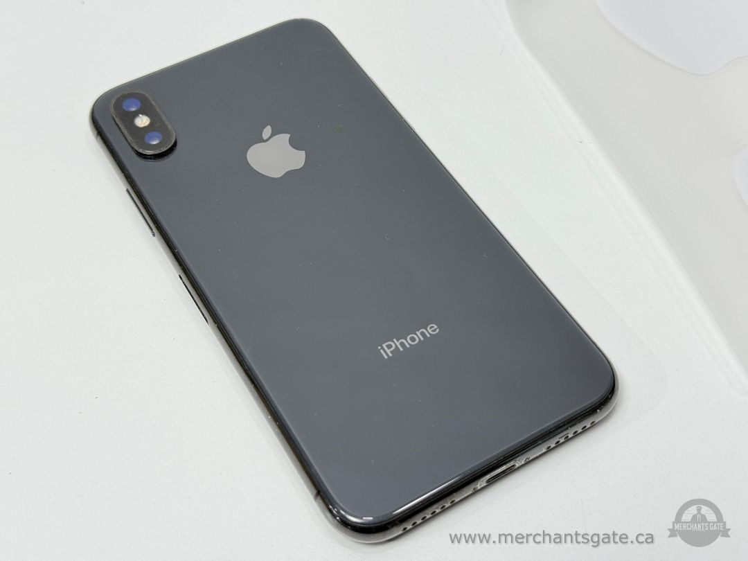 Apple iPhone X (A1865) – 64GB? Unknown Storage – Does Not Power On – For Parts Only