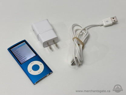 Apple iPod Nano 4th Gen 8GB Blue With Charger