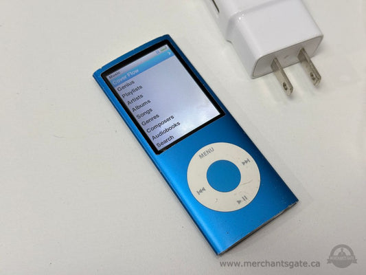 Apple iPod Nano 4th Gen 8GB Blue With Charger