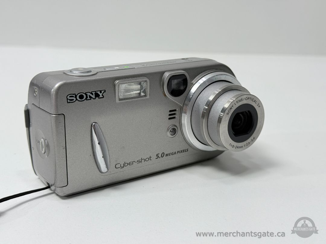 Sony Cyber-shot DSC-P92 Digital Camera 5.0MP with 3x Optical Zoom