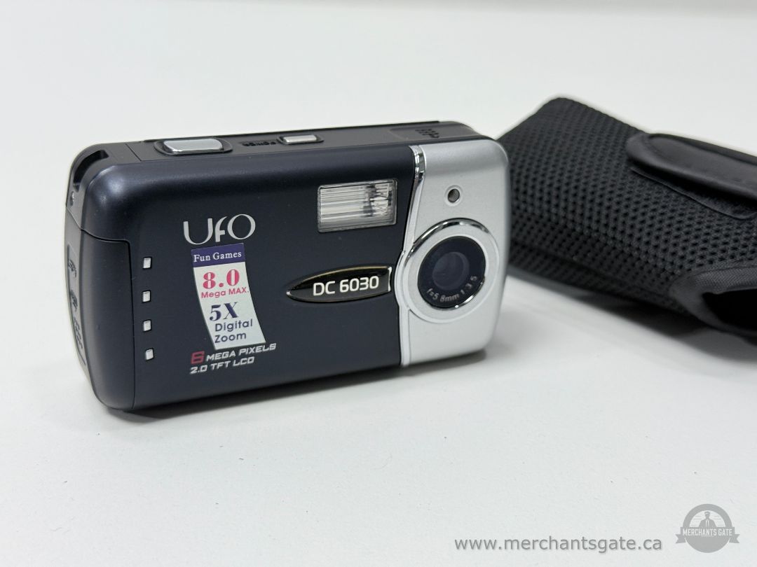 UFO DC6030 Digital Camera 8MP Max with Case