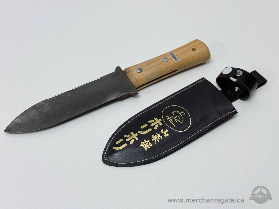 Japanese Fixed Blade Knife With Wooden Handle And Leather Sheath