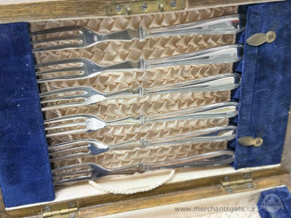 Vintage Fish Set in Wooden Case | Likely Silver Plate | Complete Service | Cutlery Box / Barrhaven